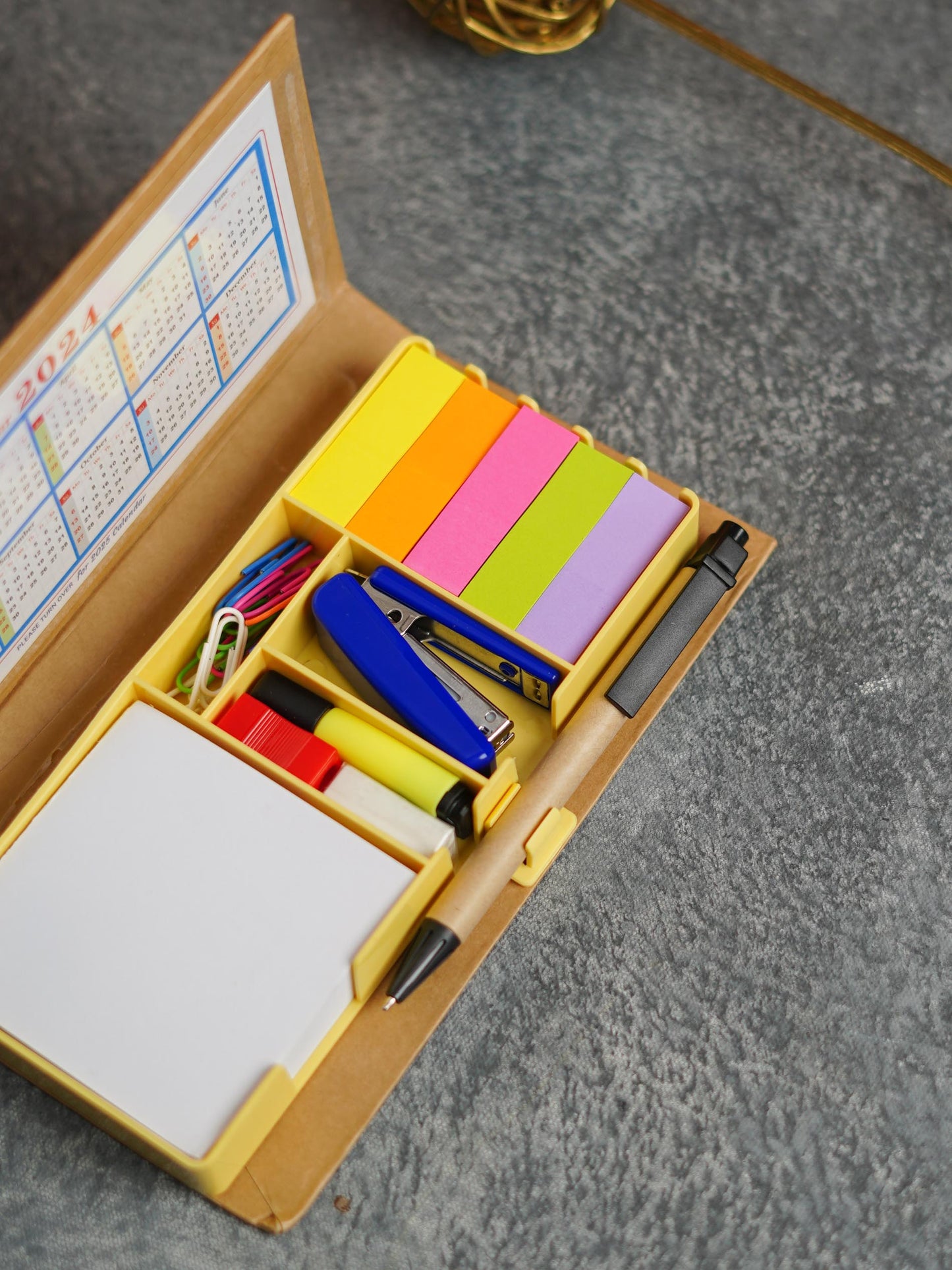 Stationery Organizer with Calendar 2024 - BCG0211