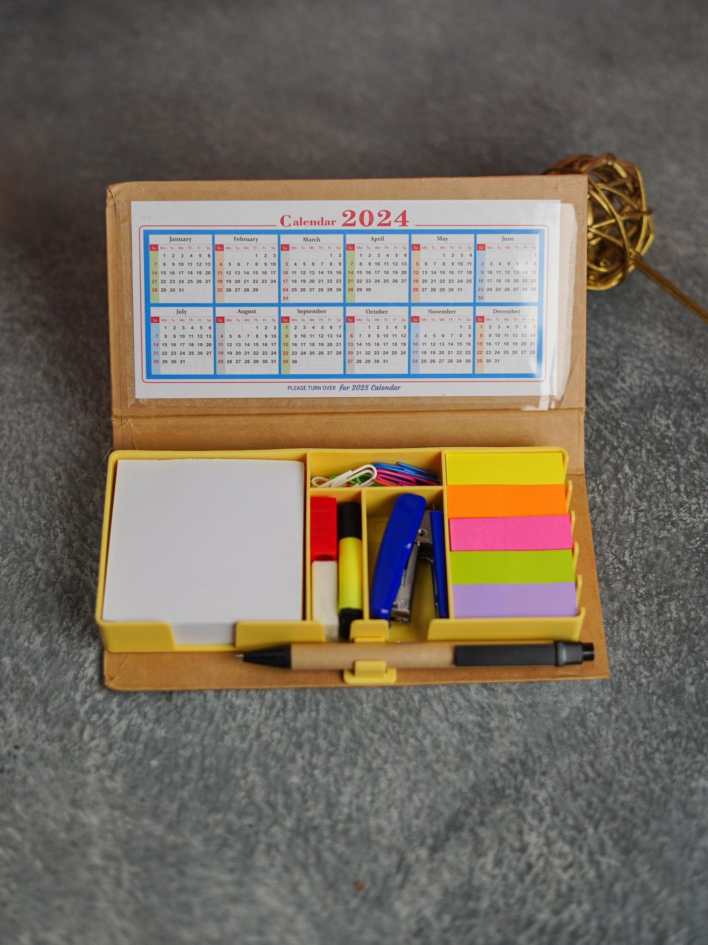 Stationery Organizer with Calendar 2024 - BCG0211