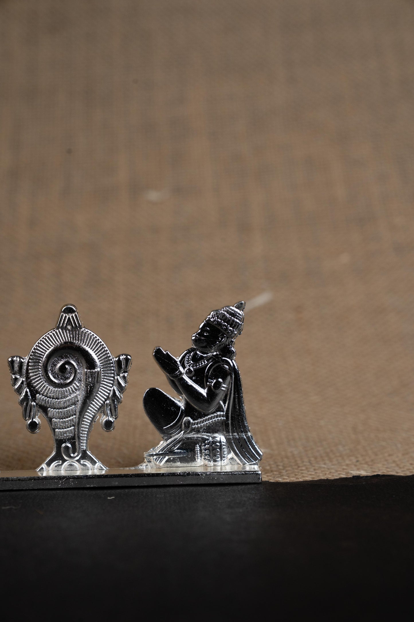 Zinc Alloy Shank Chakra Nama Stand - Silver Finish - WBG1424-4