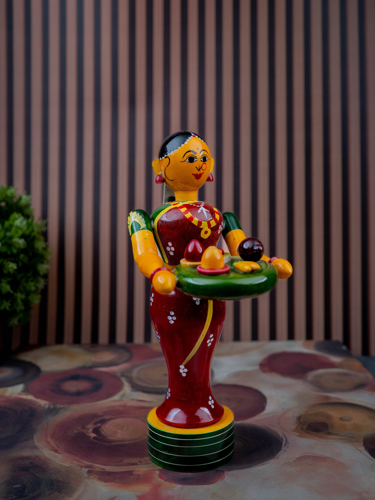 Kondapalli - Welcome Lady with Thambulam - 9 inch - WL5433