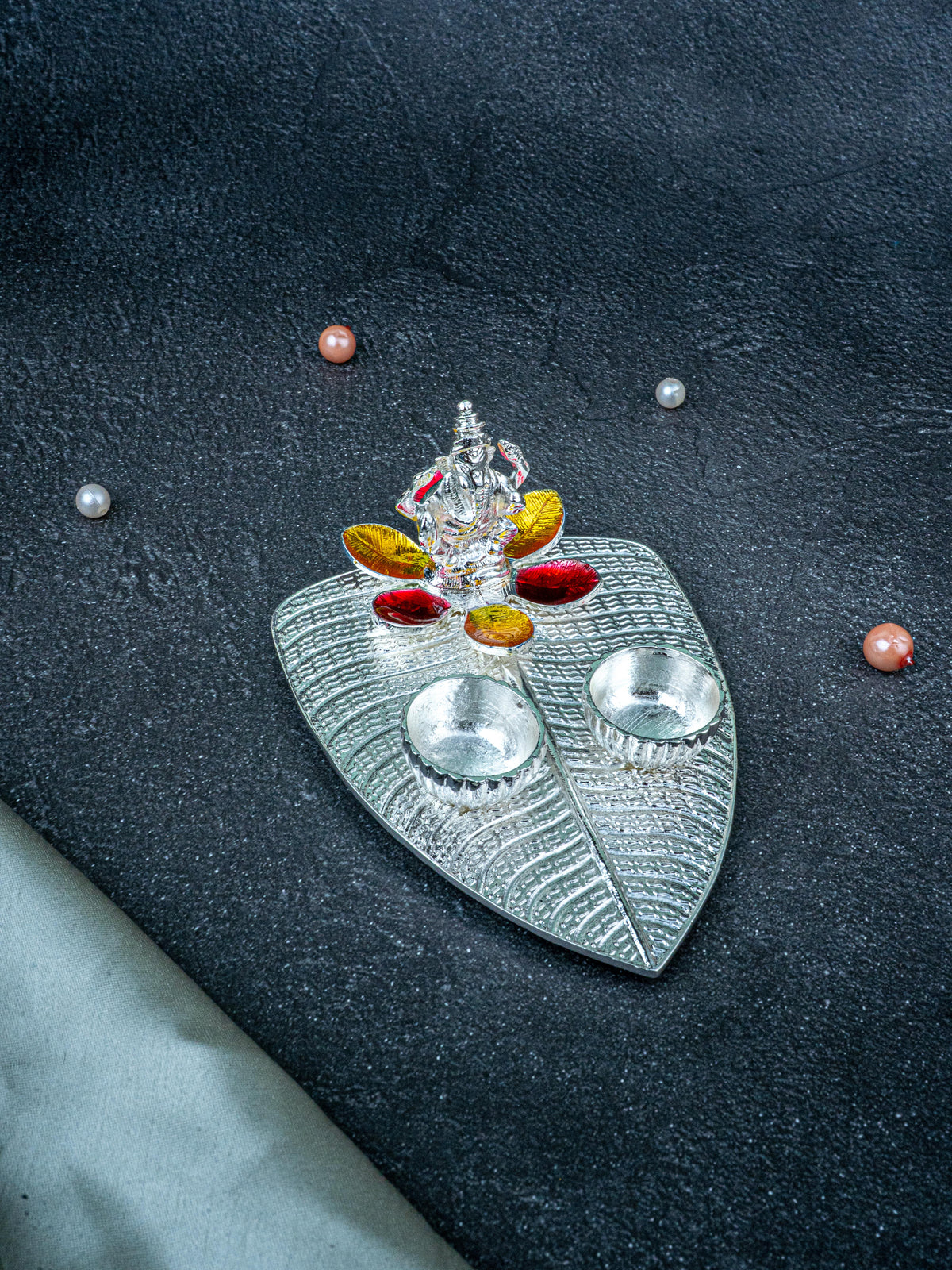 White Metal Ganesha Manjal-Kumkum Holder - Red - WL5438-1