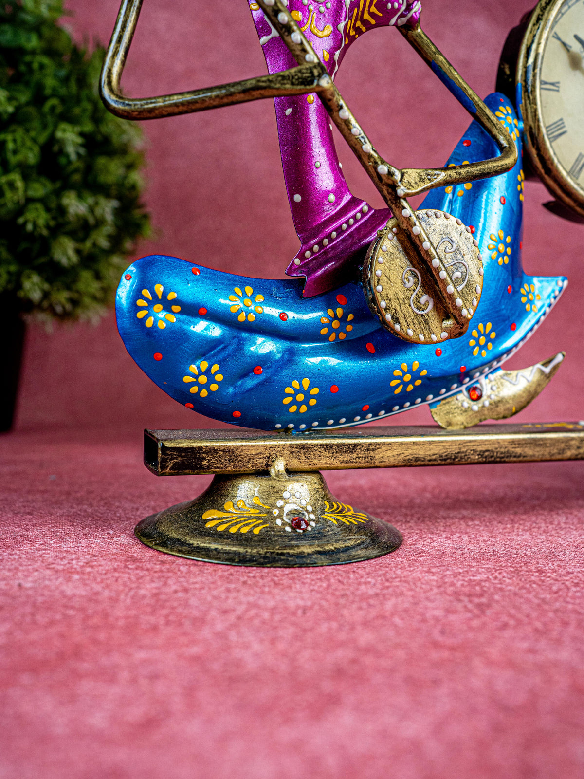Metal Handpainted Musical Pen Stand with Clock - WL5488