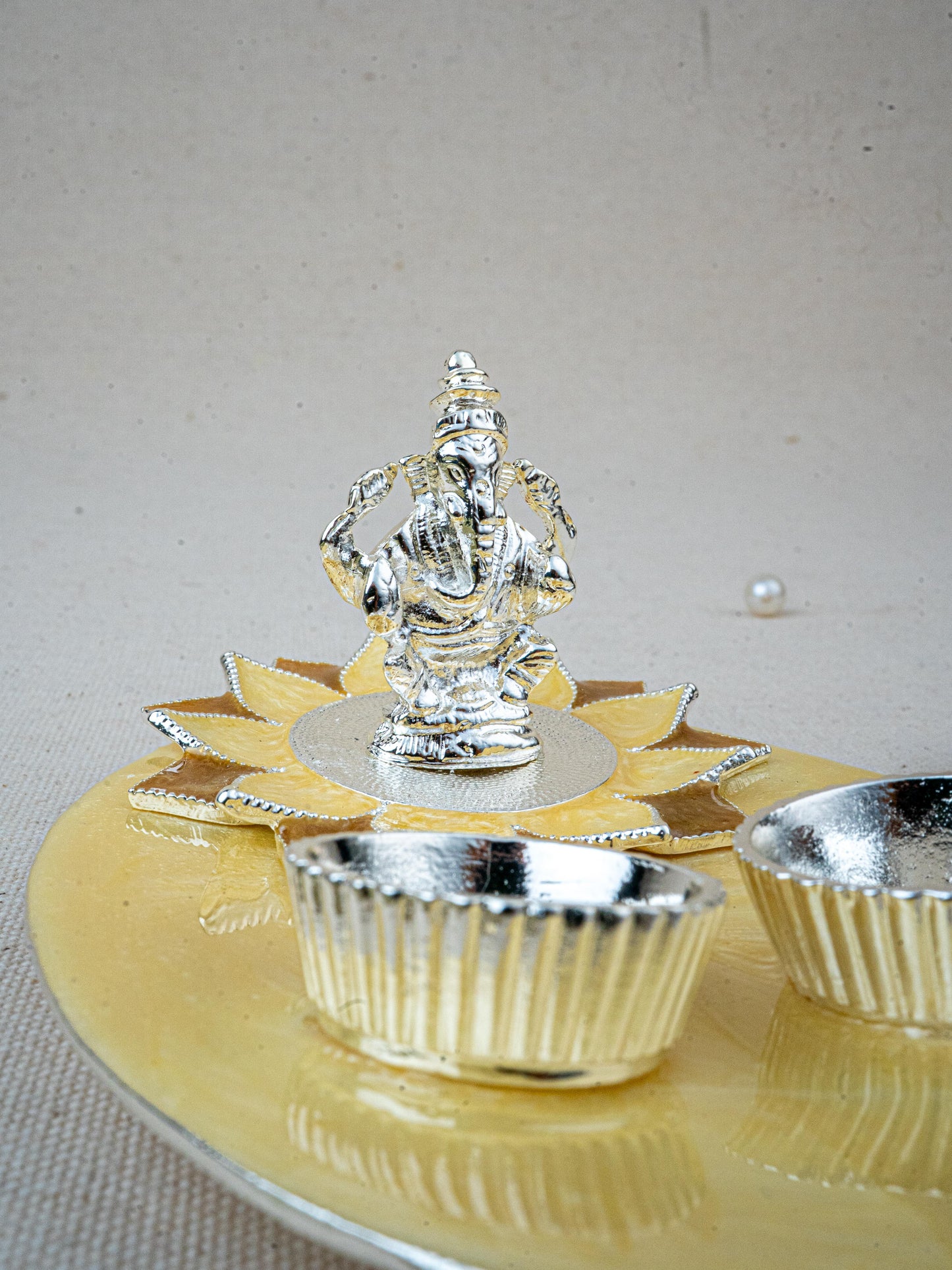 White Metal Ganesha Manjal-Kumkum Holder - Beige - WL5501-1