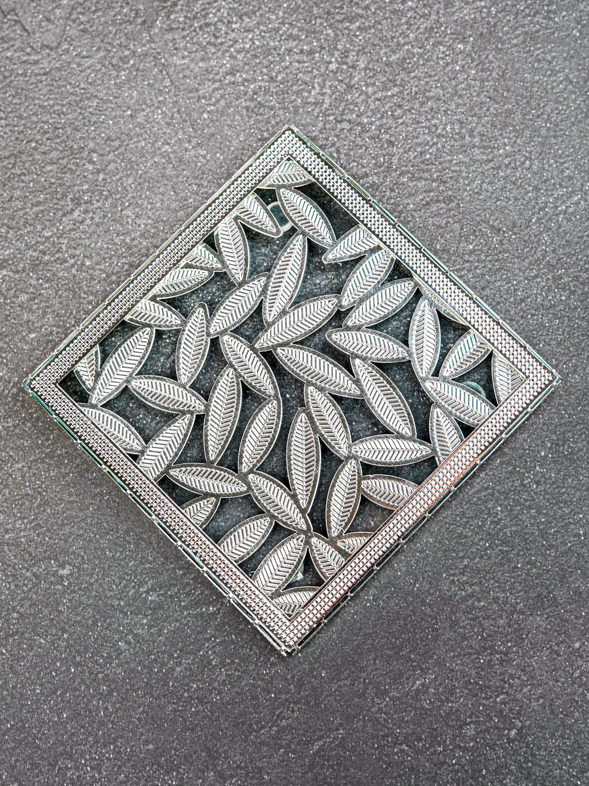 White Metal Leaf Design Coaster - Silver - WL5579-1