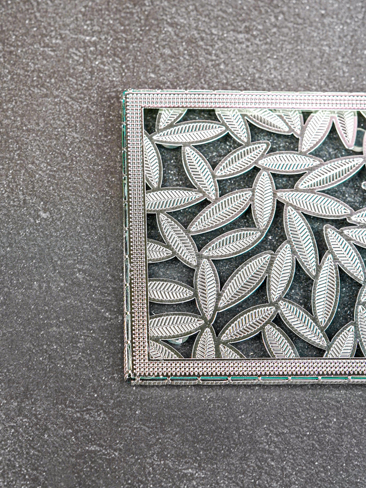 White Metal Leaf Design Coaster - Silver - WL5579-1