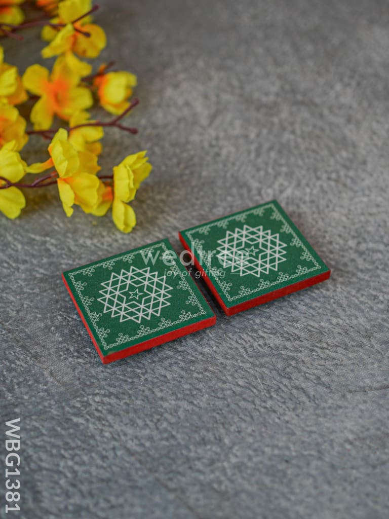 Aishwarya Kolam Design Glitter Laminated Manai - WBG1381