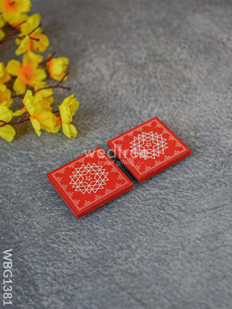 Aishwarya Kolam Design Glitter Laminated Manai - WBG1381