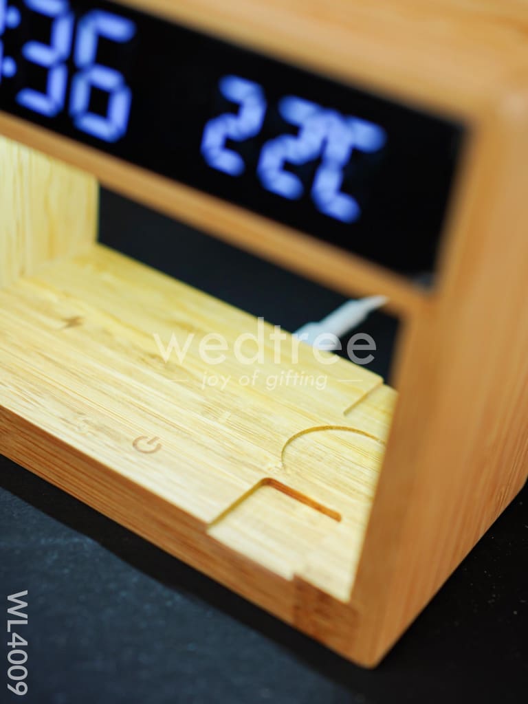 Bamboo Multifunctional Wireless Charging Junction - WL4009