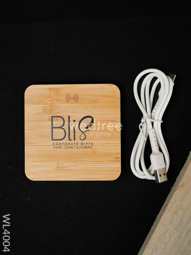 Bamboo Wireless Charger with USB Hub - 15 W - WL4004