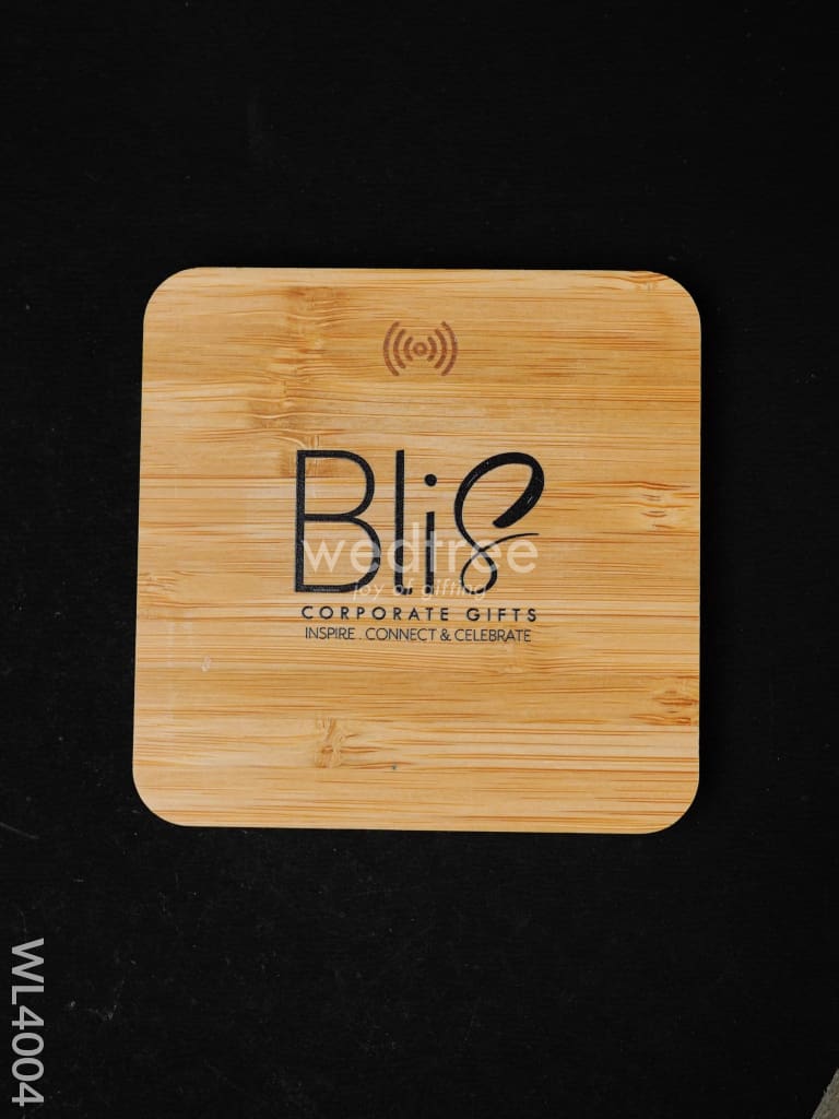 Bamboo Wireless Charger with USB Hub - 15 W - WL4004