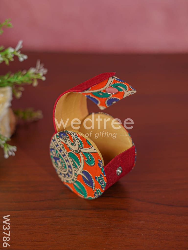 Bangle Holder with Kalamkari Design - W3786