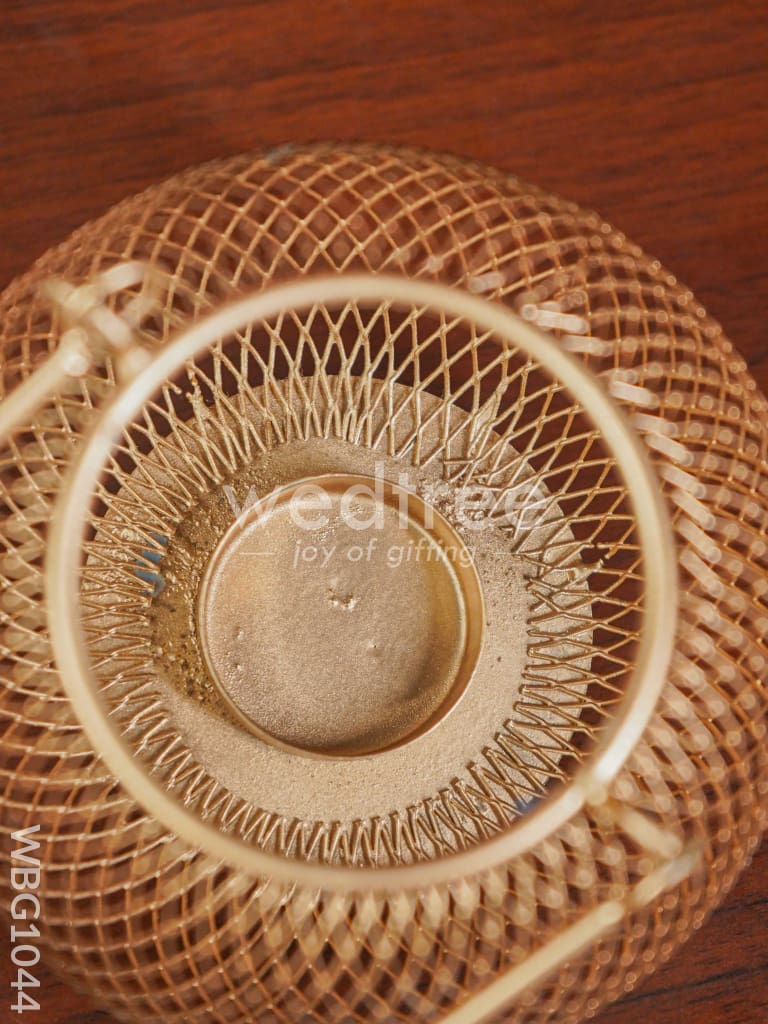 Bowl shaped T Light Holder with Metal Handle - WBG1044