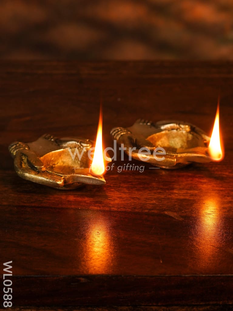 Brass Hand Shaped Diya - WL0588