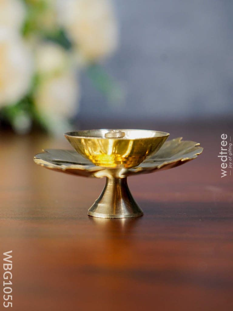 Brass Pipal Leaf Shape Diya - Wbg1055 Diyas