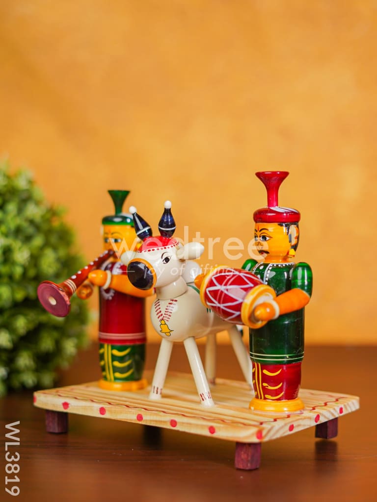 Etikoppaka Toys - Musicians with Cow - WL3819