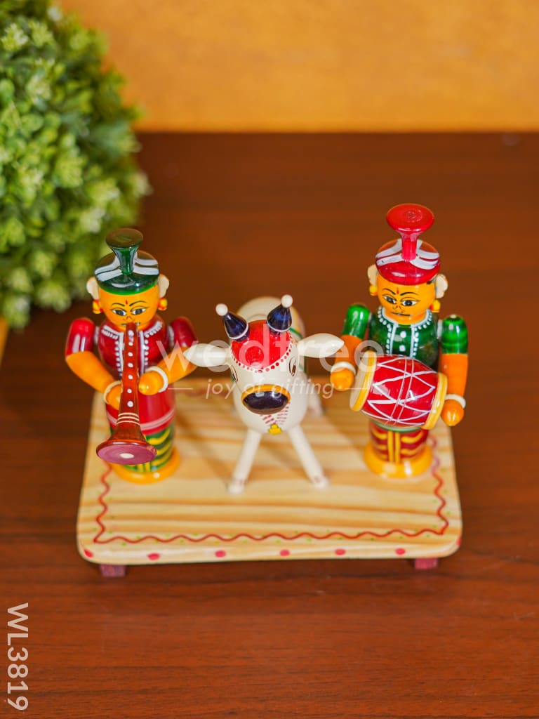 Etikoppaka Toys - Musicians with Cow - WL3819