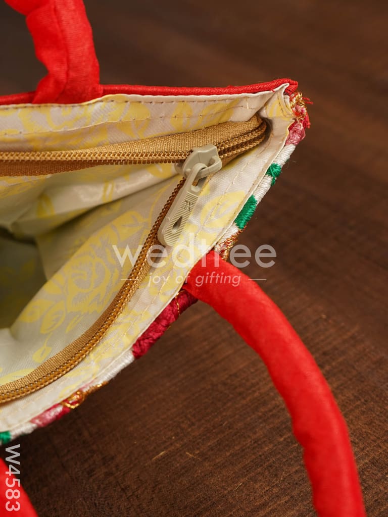 Hand Bag with Floral Embroidery - W4583