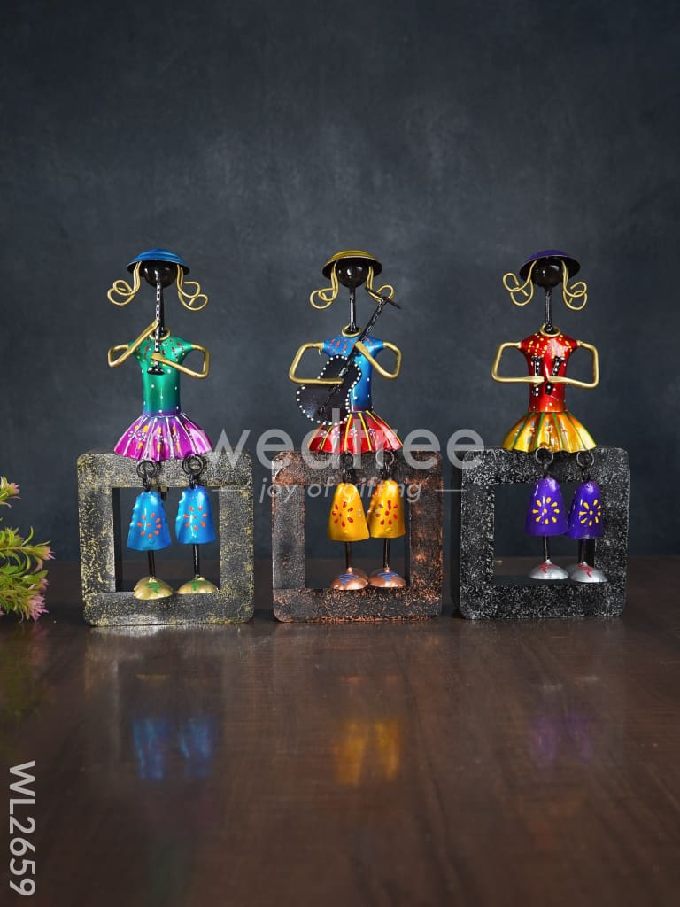 Handpainted Musicians with Wooden Stand - Set of 3 - WL2659