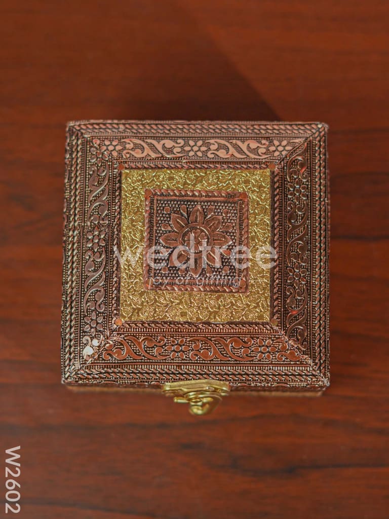 Jewel Box - golden oxidised in Square shaped - W2602