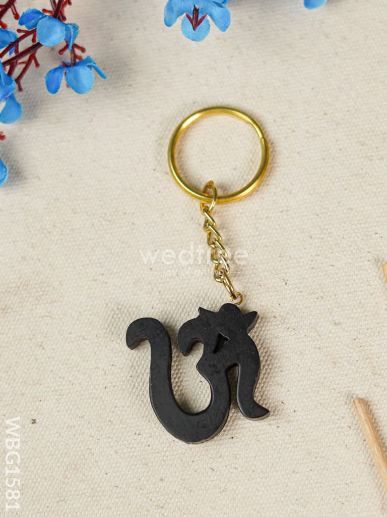 Karungali OM Keychain - 4 inch - WBG1581