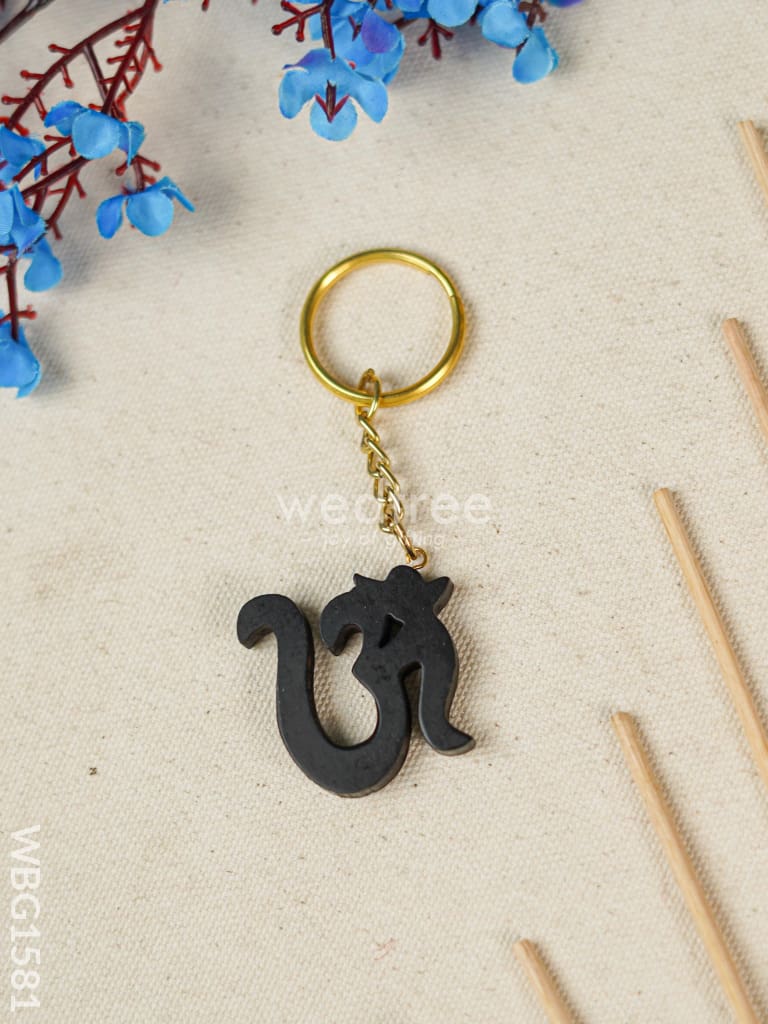 Karungali OM Keychain - 4 inch - WBG1581