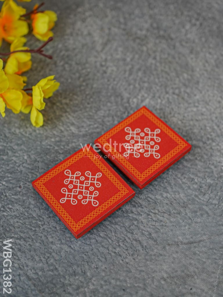 Laminated Manai - Sikku Kolam Design - Set of 2 - WBG1382