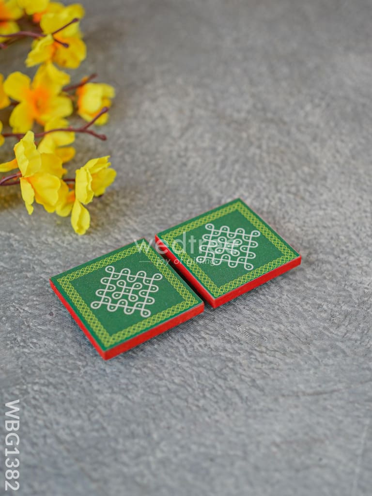 Laminated Manai - Sikku Kolam Design - Set of 2 - WBG1382