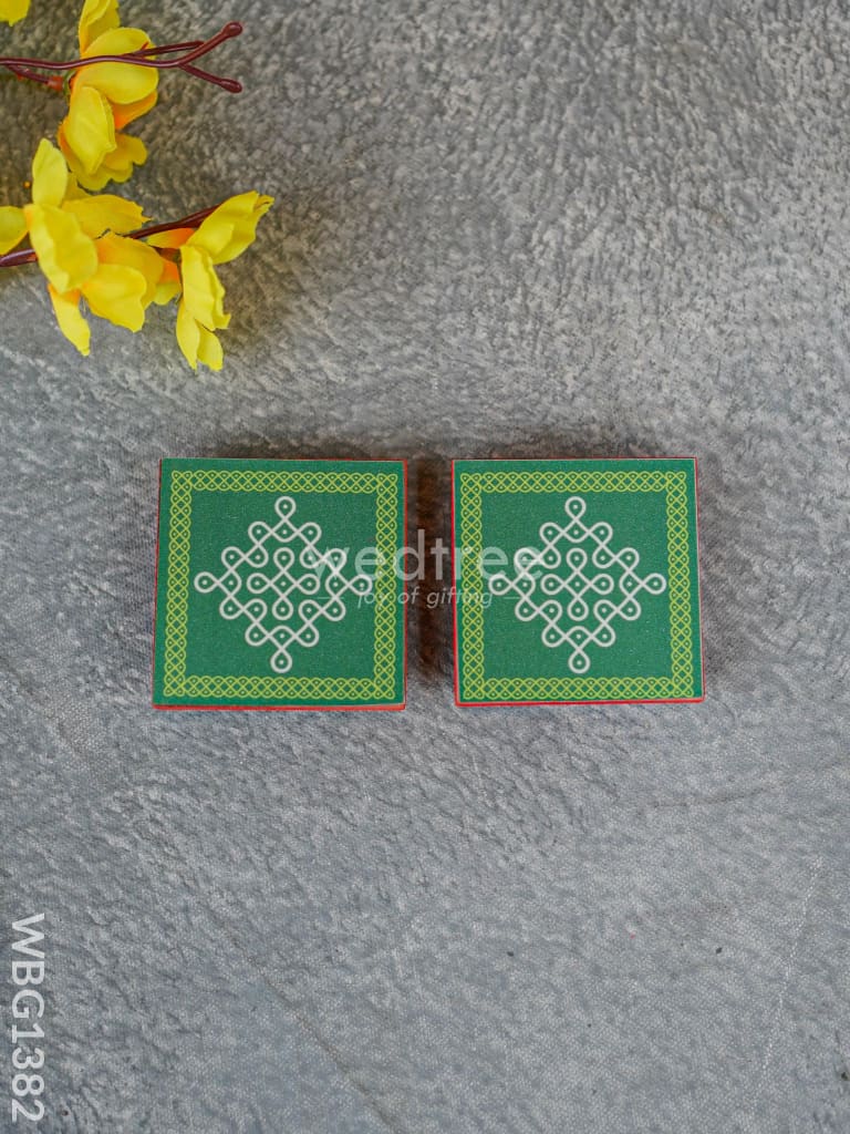Laminated Manai - Sikku Kolam Design - Set of 2 - WBG1382