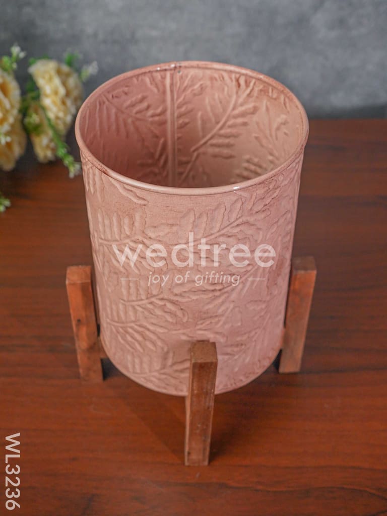 Leaf Imprinted Planter Pot with Wooden Stand - WL3236