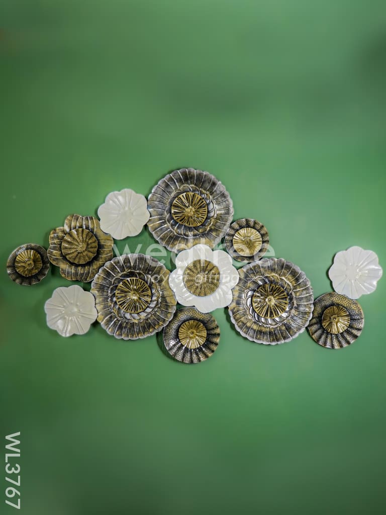 Metal Floral Wall Hanging - WL3767