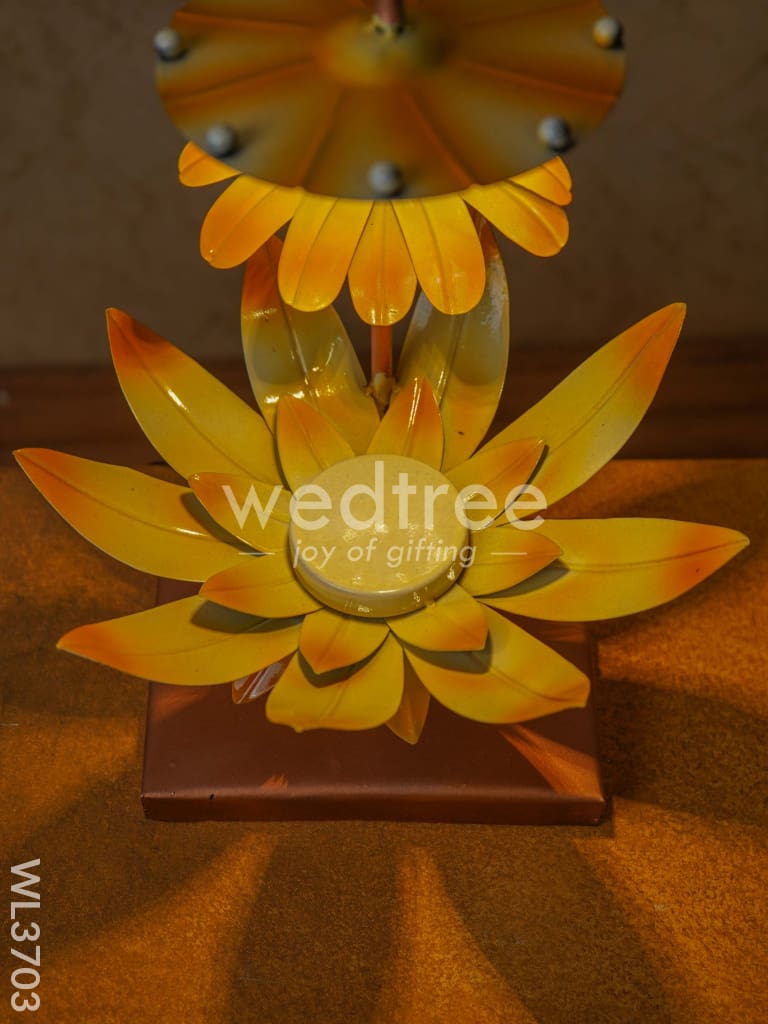 Metal Hand Painted Lotus Lamp - WL3703