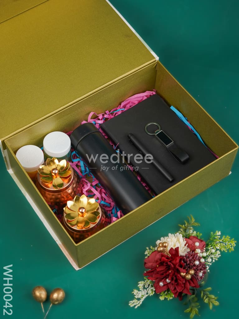New Year Hamper 8 - Corporate Kit, Candles and Container - WH0042
