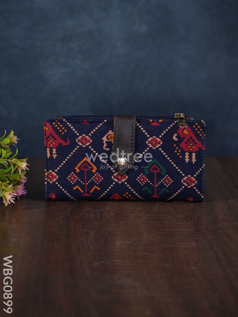 Printed Fabric Clutch with Flip Lock - WBG0899