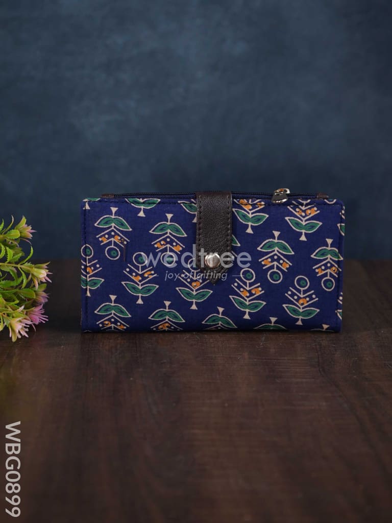 Printed Fabric Clutch with Flip Lock - WBG0899