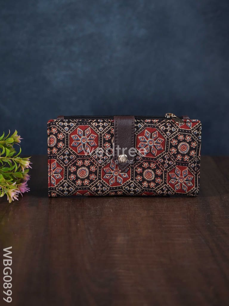 Printed Fabric Clutch with Flip Lock - WBG0899