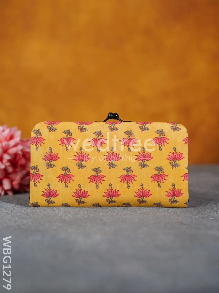 Printed Purse with Clasp Lock - WBG1279