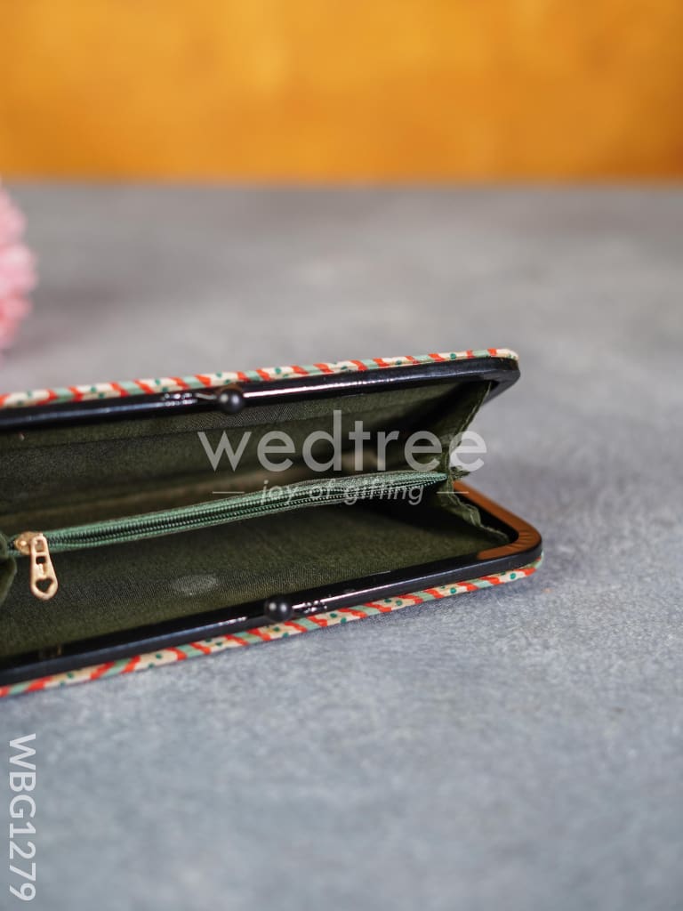 Printed Purse with Clasp Lock - WBG1279