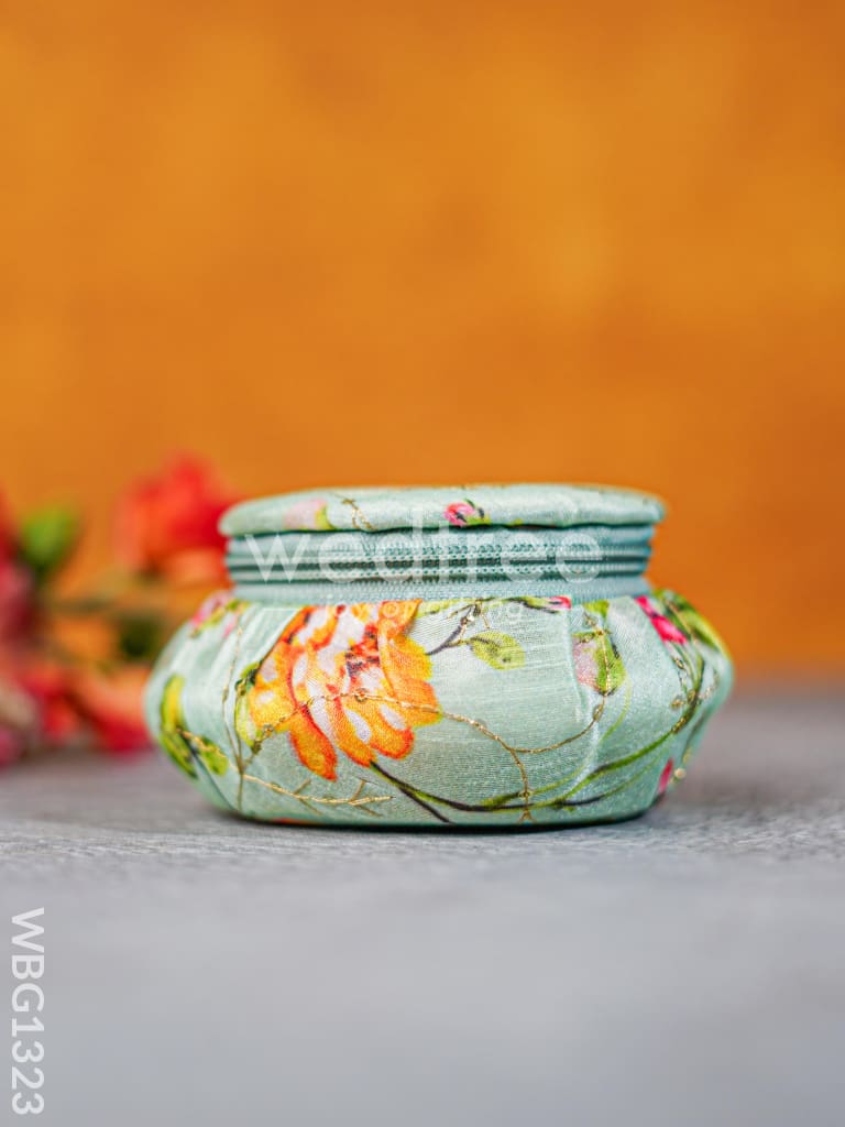 Round Floral Embroidery Bangle Holder - WBG1323