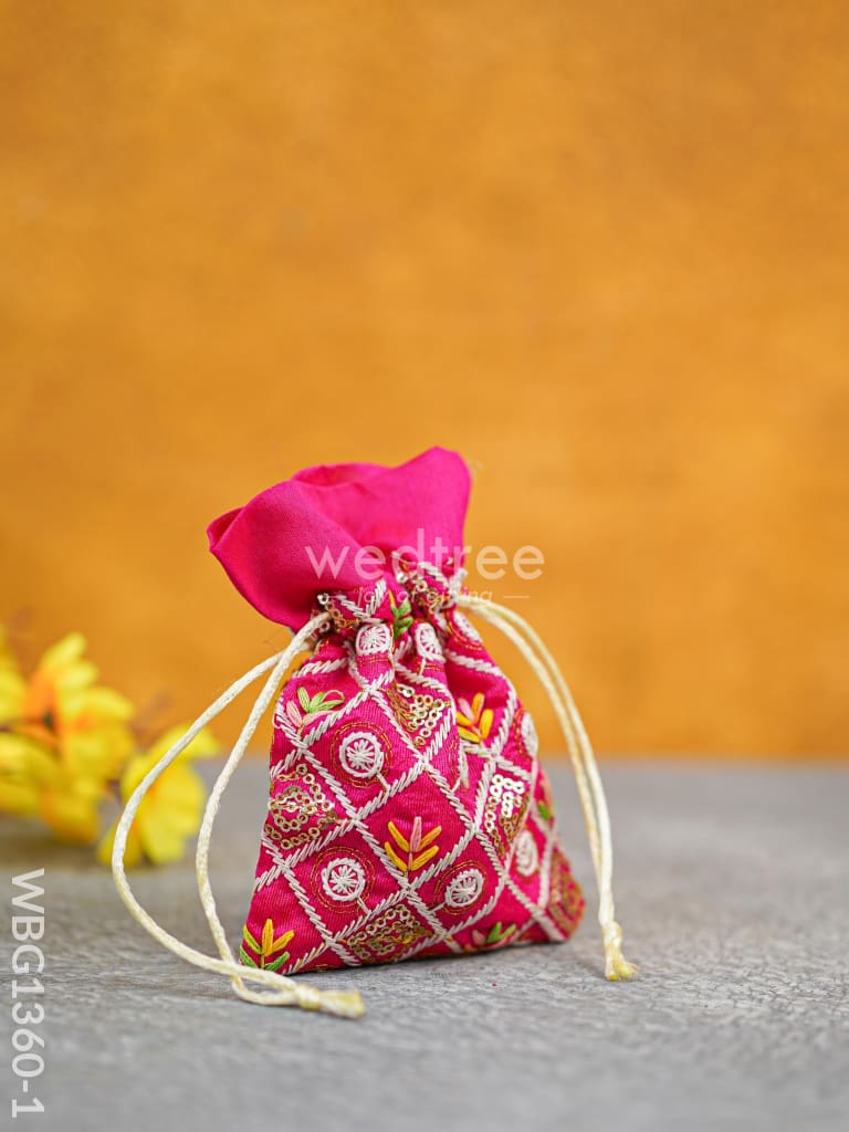String Bag with Floral Embroidery - WBG1360