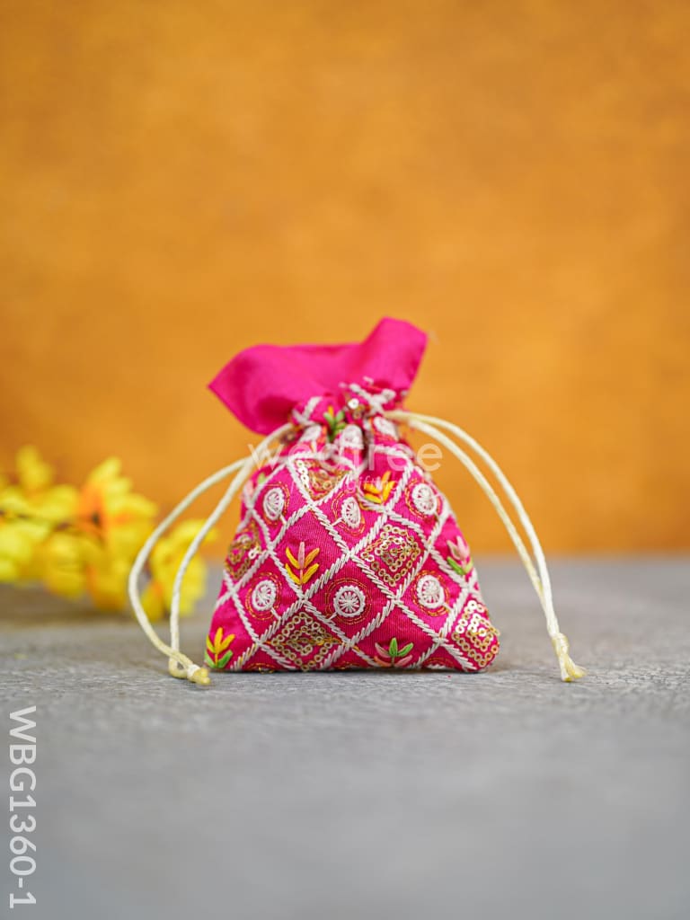 String Bag with Floral Embroidery - WBG1360