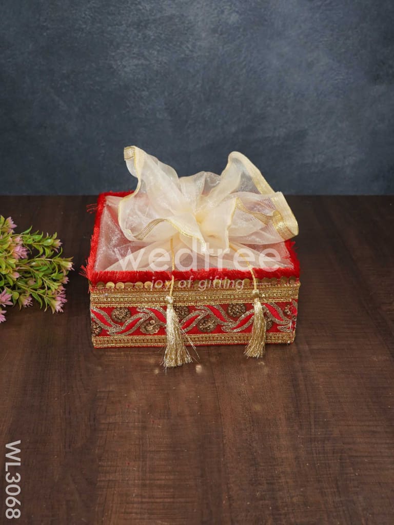 Trousseau Basket with Golden Lace Work - Set of 3 - WL3068
