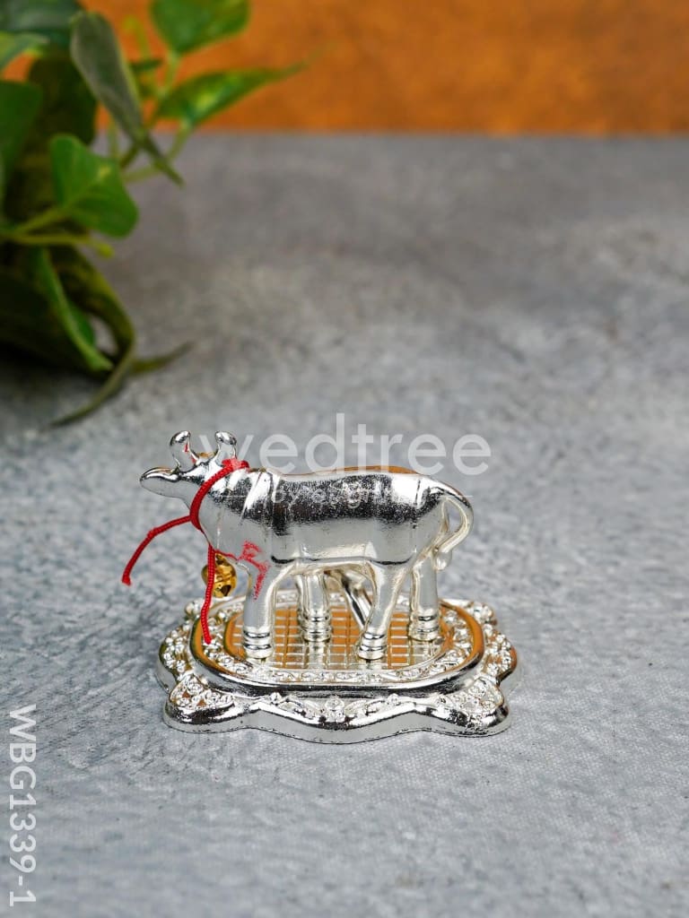 White Metal Cow - WBG1339