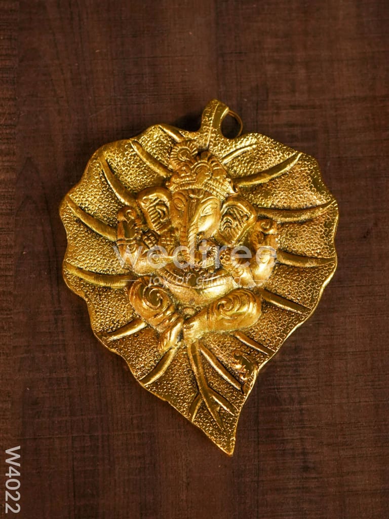 White metal gold oxidised leaf Ganesha hanging - W4022