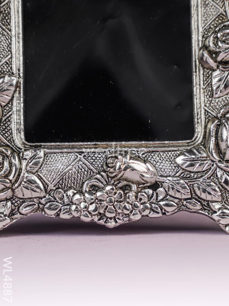 White Metal Square Photo Frame - WL4887