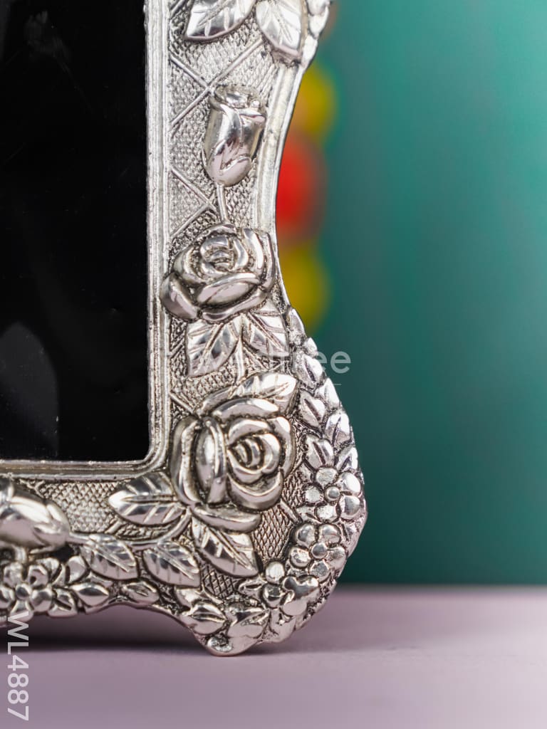 White Metal Square Photo Frame - WL4887