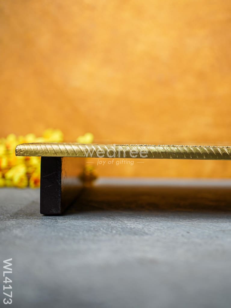 Wooden Manai with Brass Finish (20 x 15) - WL4173