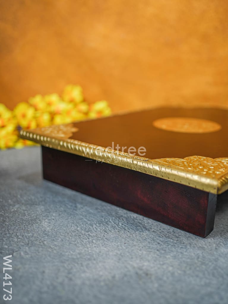 Wooden Manai with Brass Finish (20 x 15) - WL4173