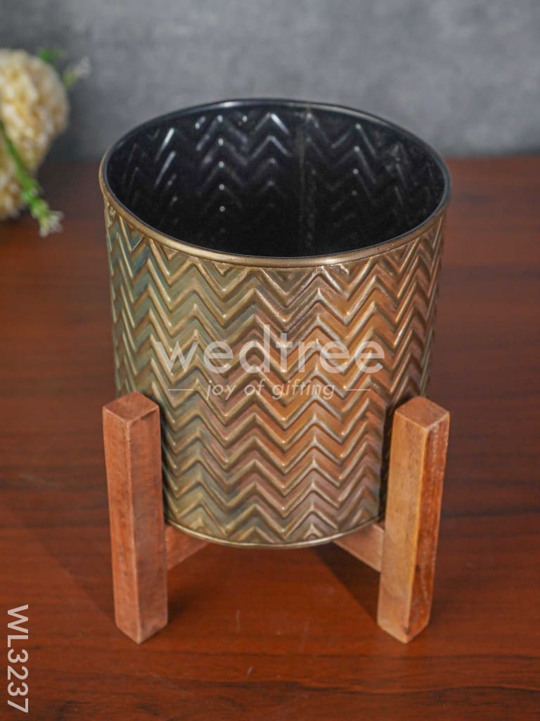 Zig Zag Design Embossed Planter with Wooden Stand - WL3237
