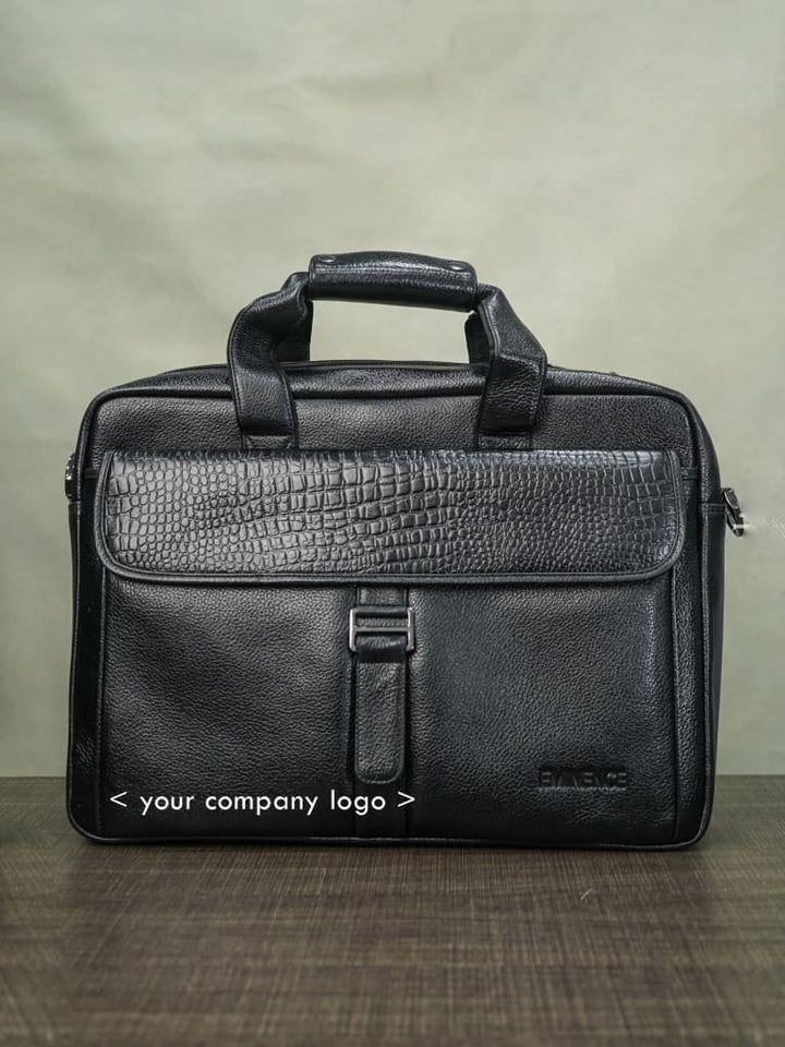 Laptop Bag in Leather with Gold Flap - Black - BCG0008