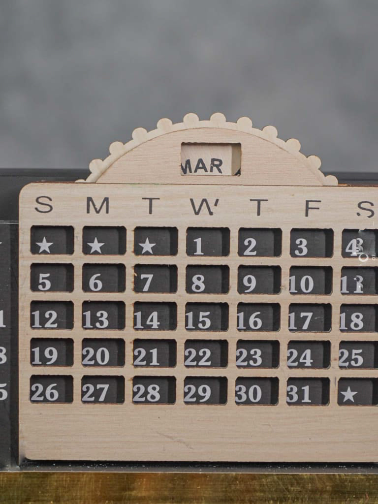 MDF Pen Stand with Infinite Calender - BCG0082
